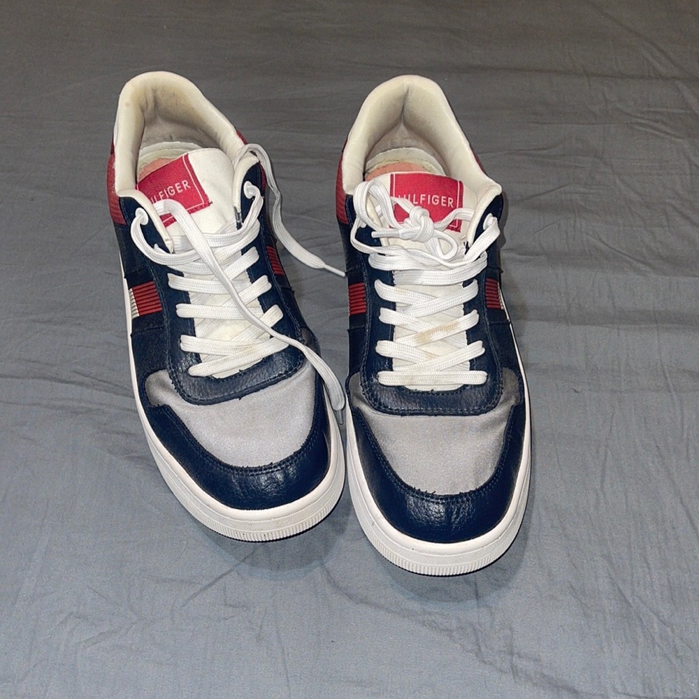 TH Sneakers